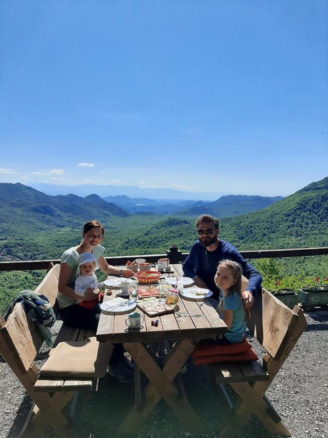 ホテル Camp Oaza,Lipa ツェティニェ エクステリア 写真