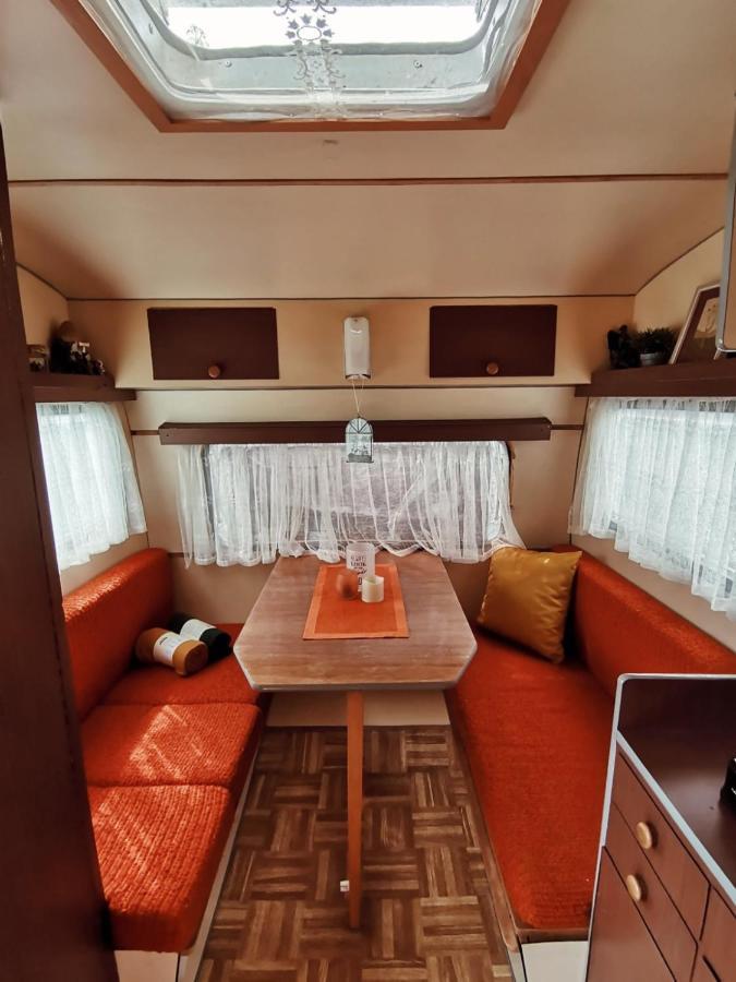 ホテル Camp Oaza,Lipa ツェティニェ エクステリア 写真