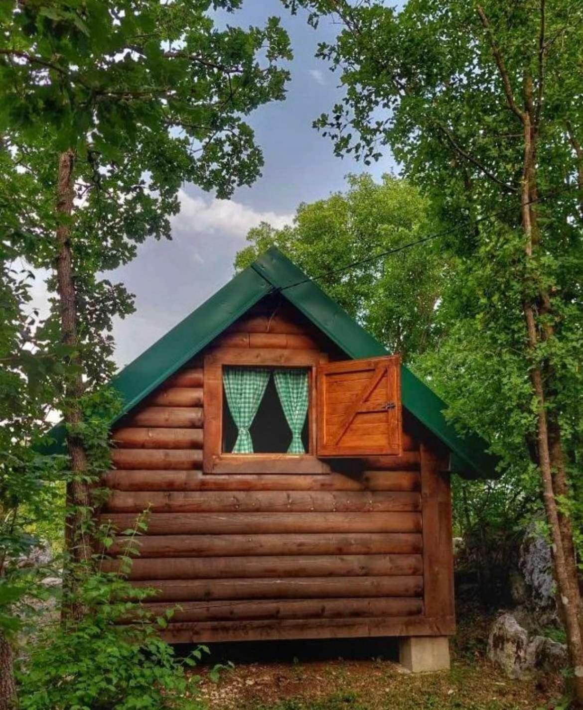 ホテル Camp Oaza,Lipa ツェティニェ エクステリア 写真
