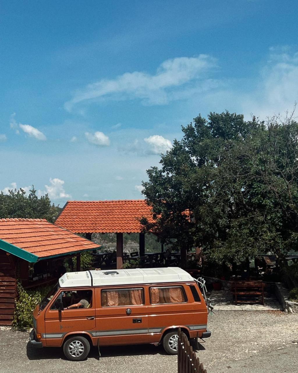 ホテル Camp Oaza,Lipa ツェティニェ エクステリア 写真