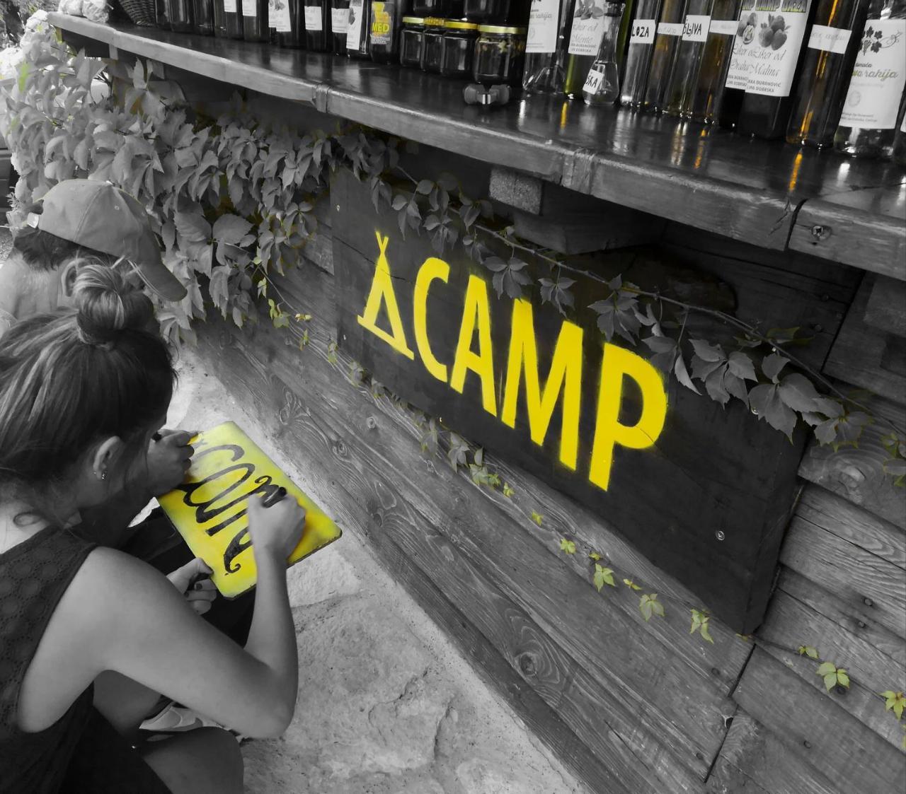 ホテル Camp Oaza,Lipa ツェティニェ エクステリア 写真